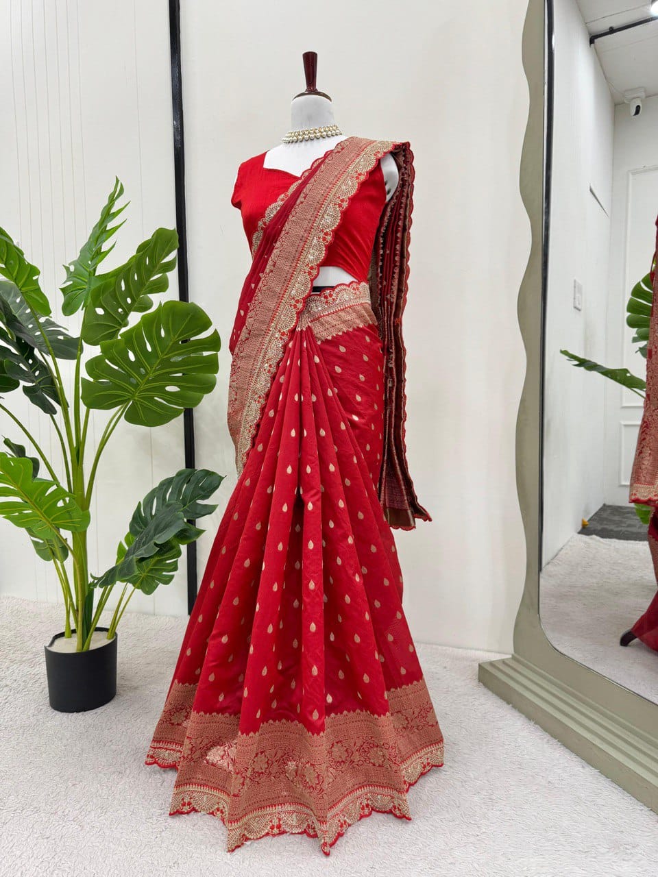 Most Trending And Beautiful Designer Wedding Wear Saree