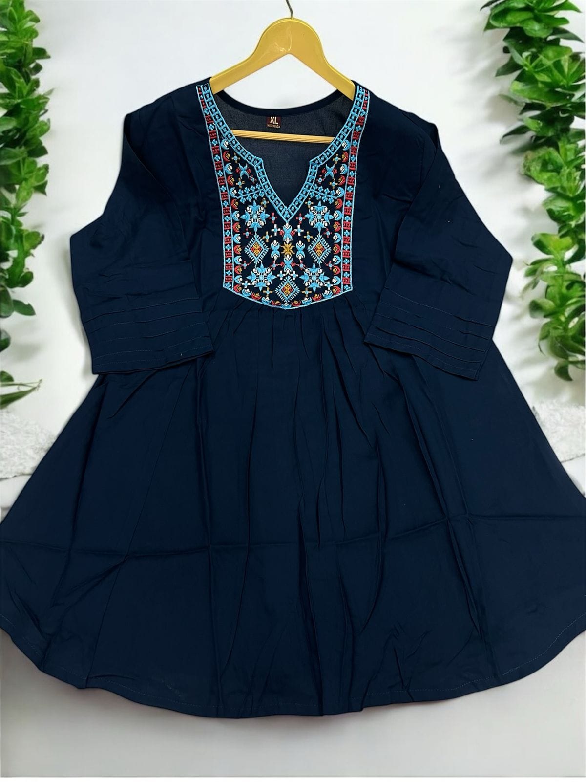 Elegant Short Tops with Embroidery