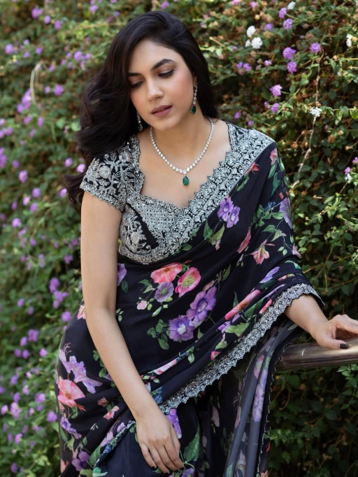 Bollywood Inspired Black Floral Border Saree (3)