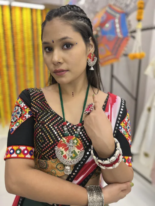 Stylish Traditional Navratri Chaniya Choli