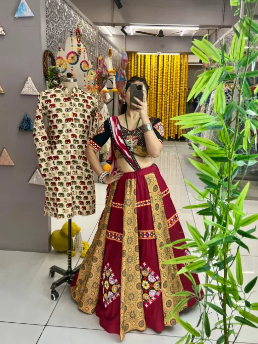 Stylish Traditional Navratri Chaniya Choli