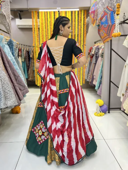 Stylish Traditional Navratri Chaniya Choli
