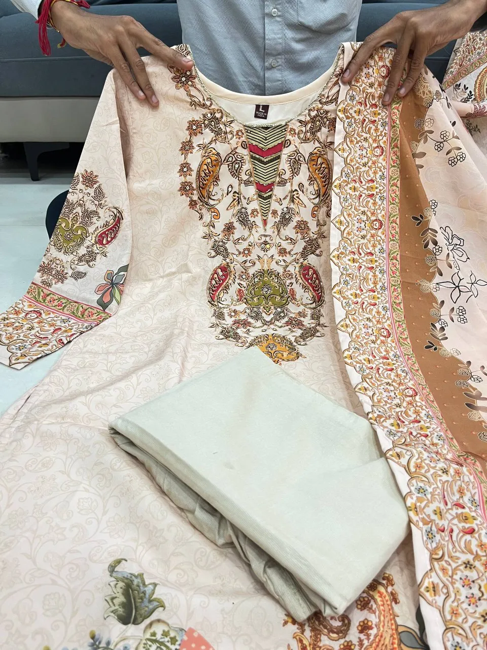 Buy Readymade Pakistani Salwar Suit