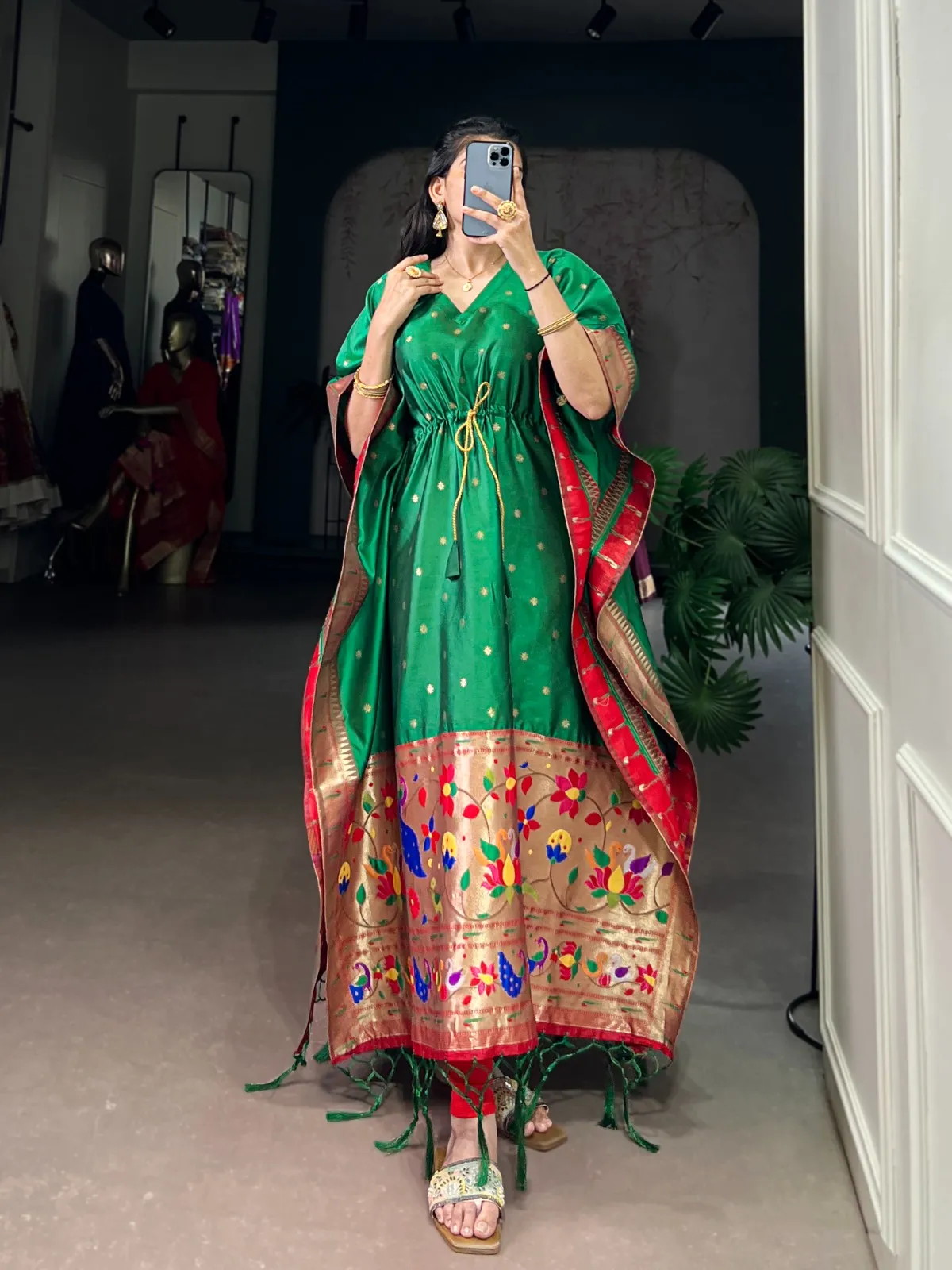 Buy Stylish Fancy Kaftans