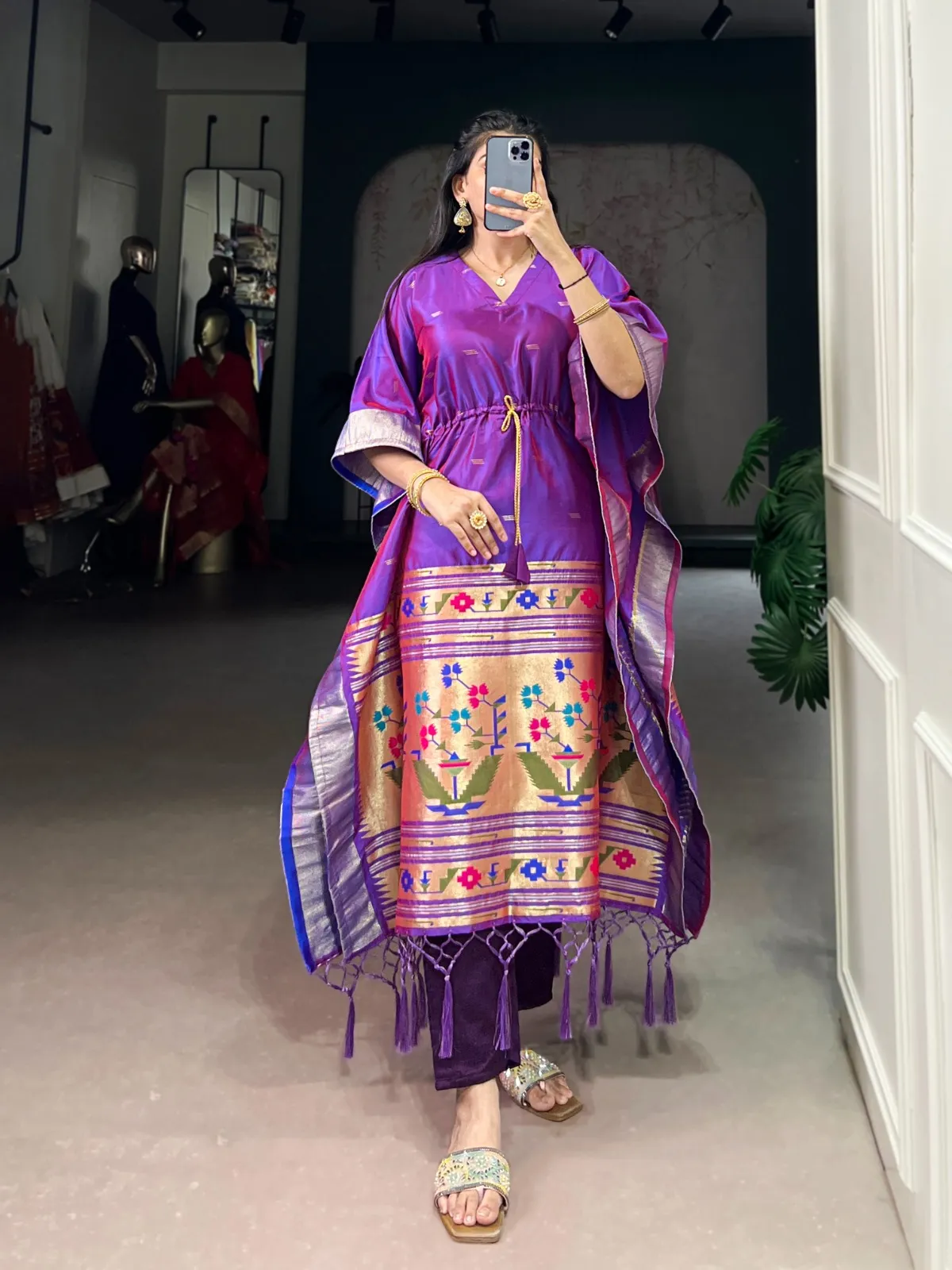 Buy Stylish Fancy Kaftans