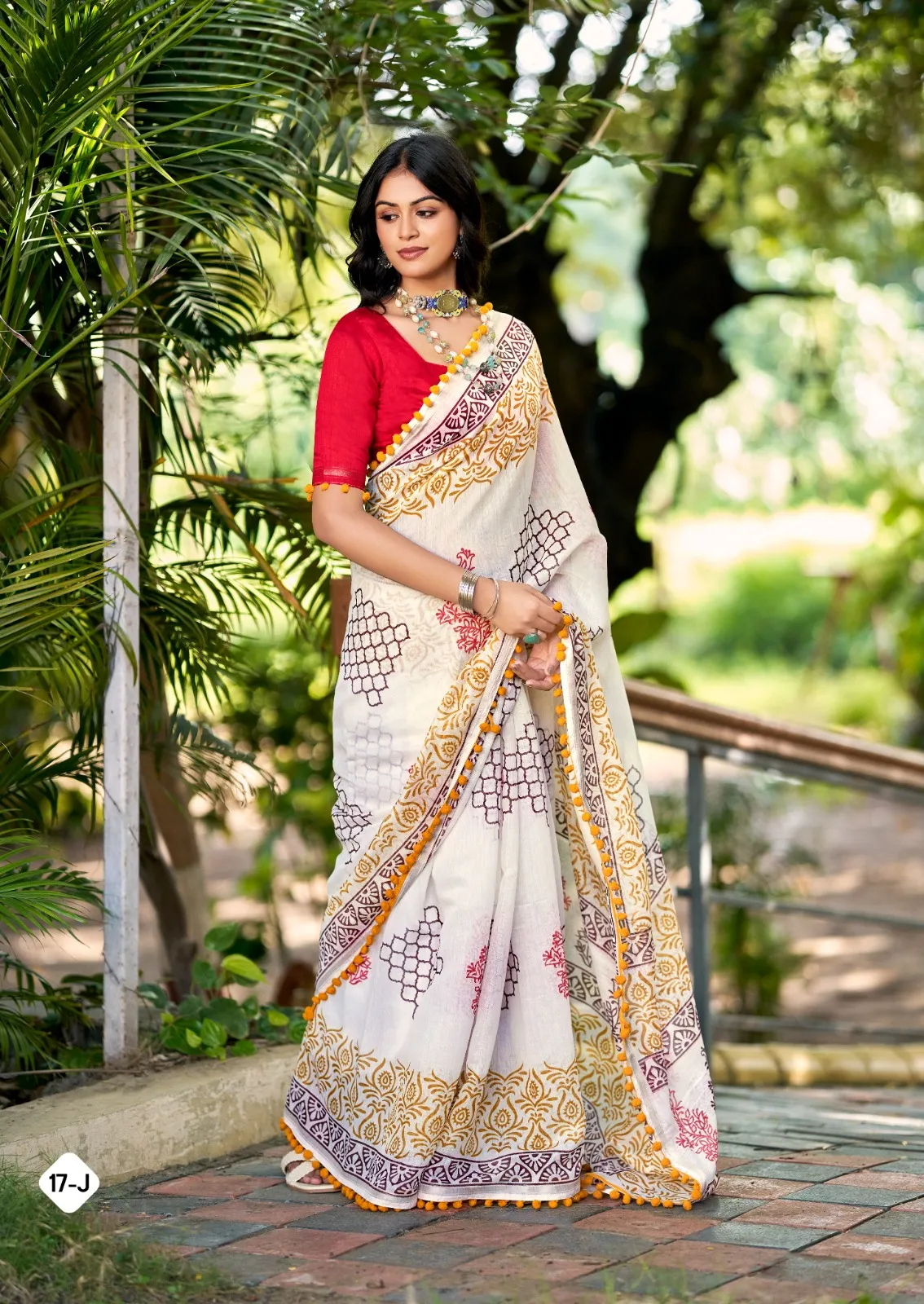 Mul Mul Cotton Saree with Unique Pattern