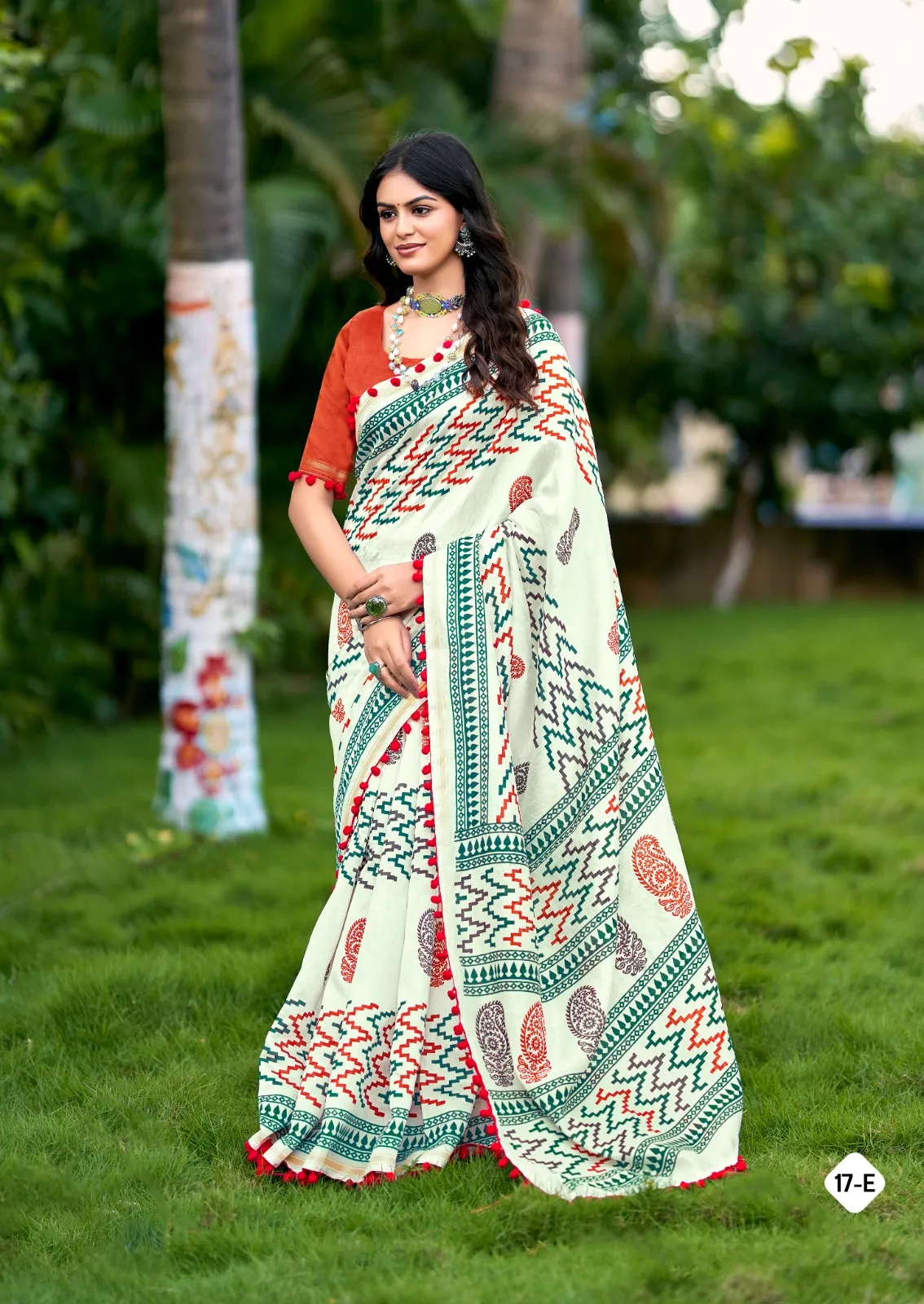 Mul Mul Cotton Saree with Unique Pattern