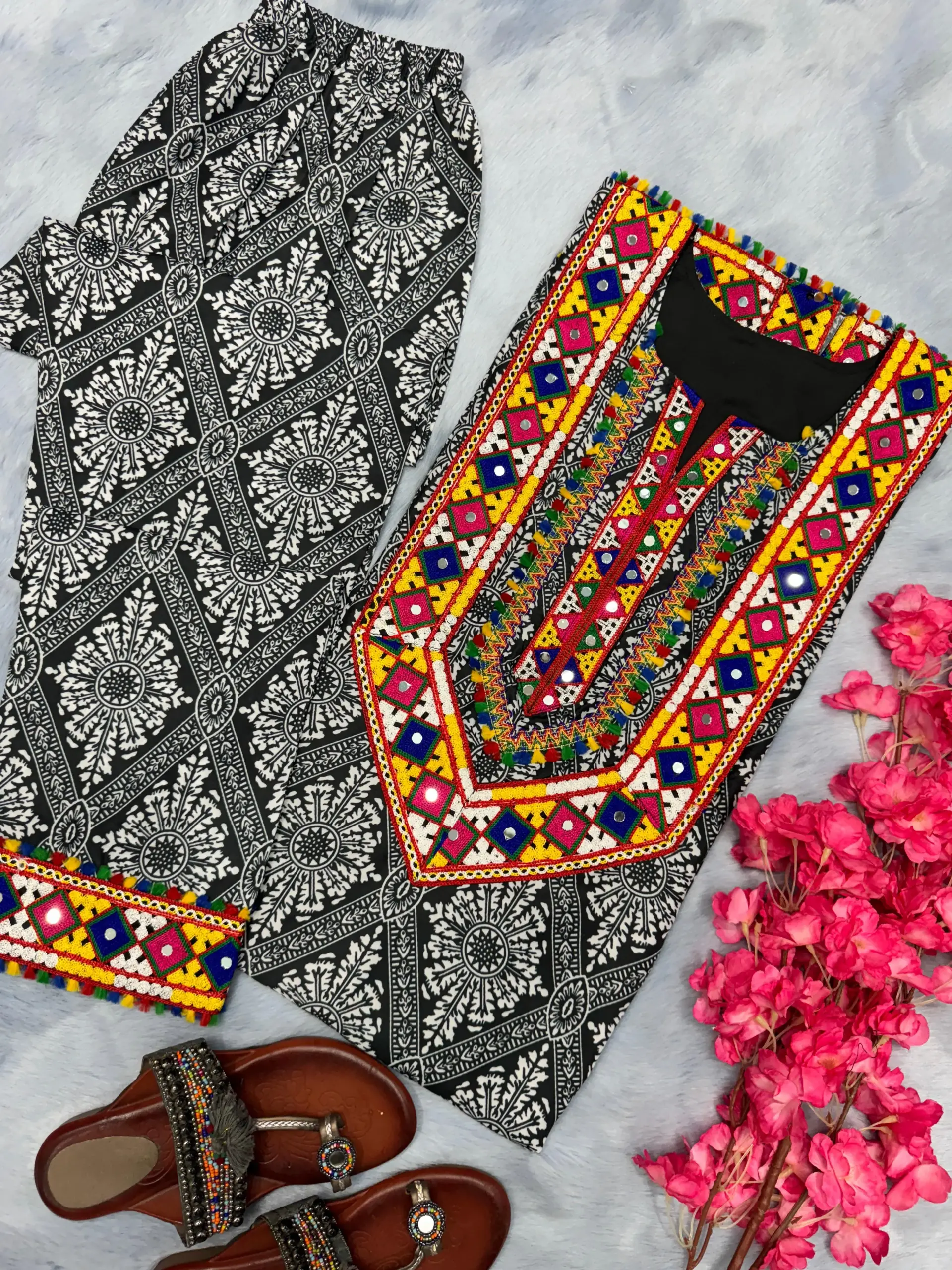 Trending Kurti Set With Kutchi Work