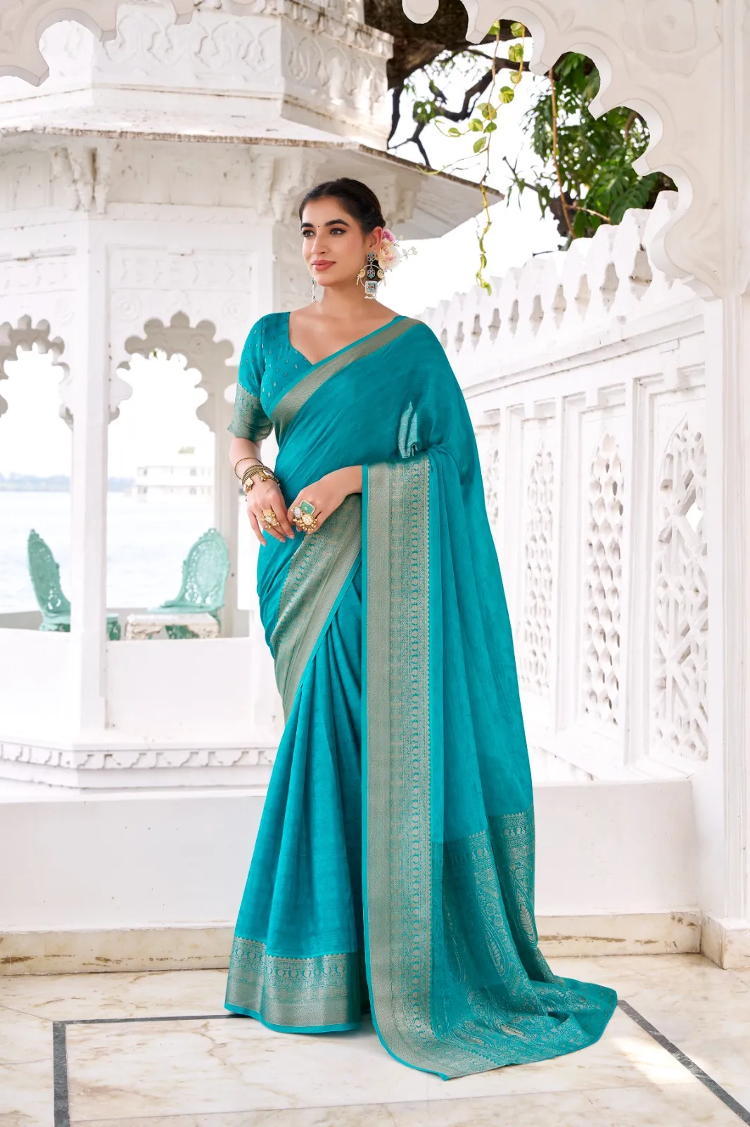 Festive Special Stylish Pallu Saree