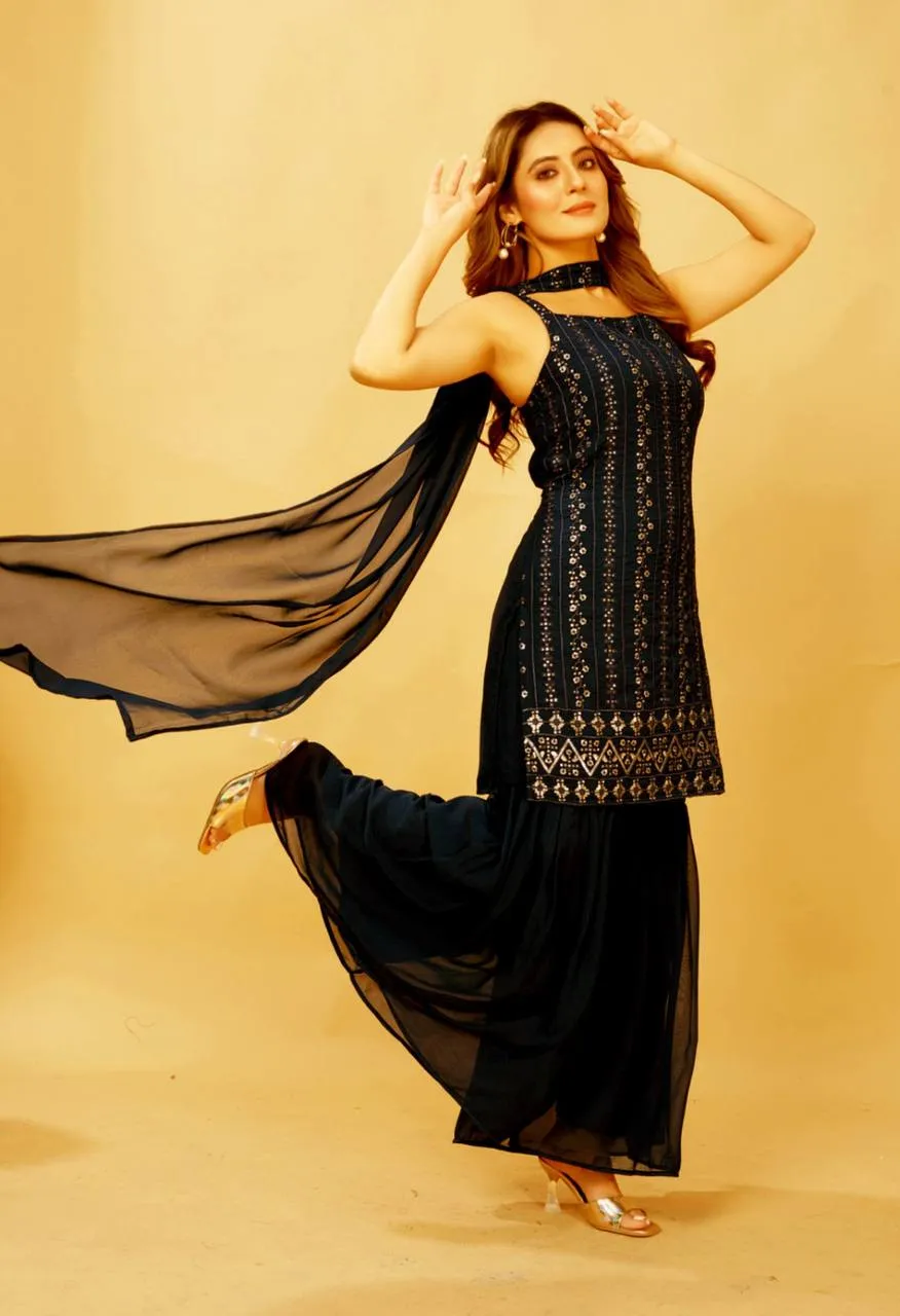 Buy Sleeveless Embroidery Kurti Set