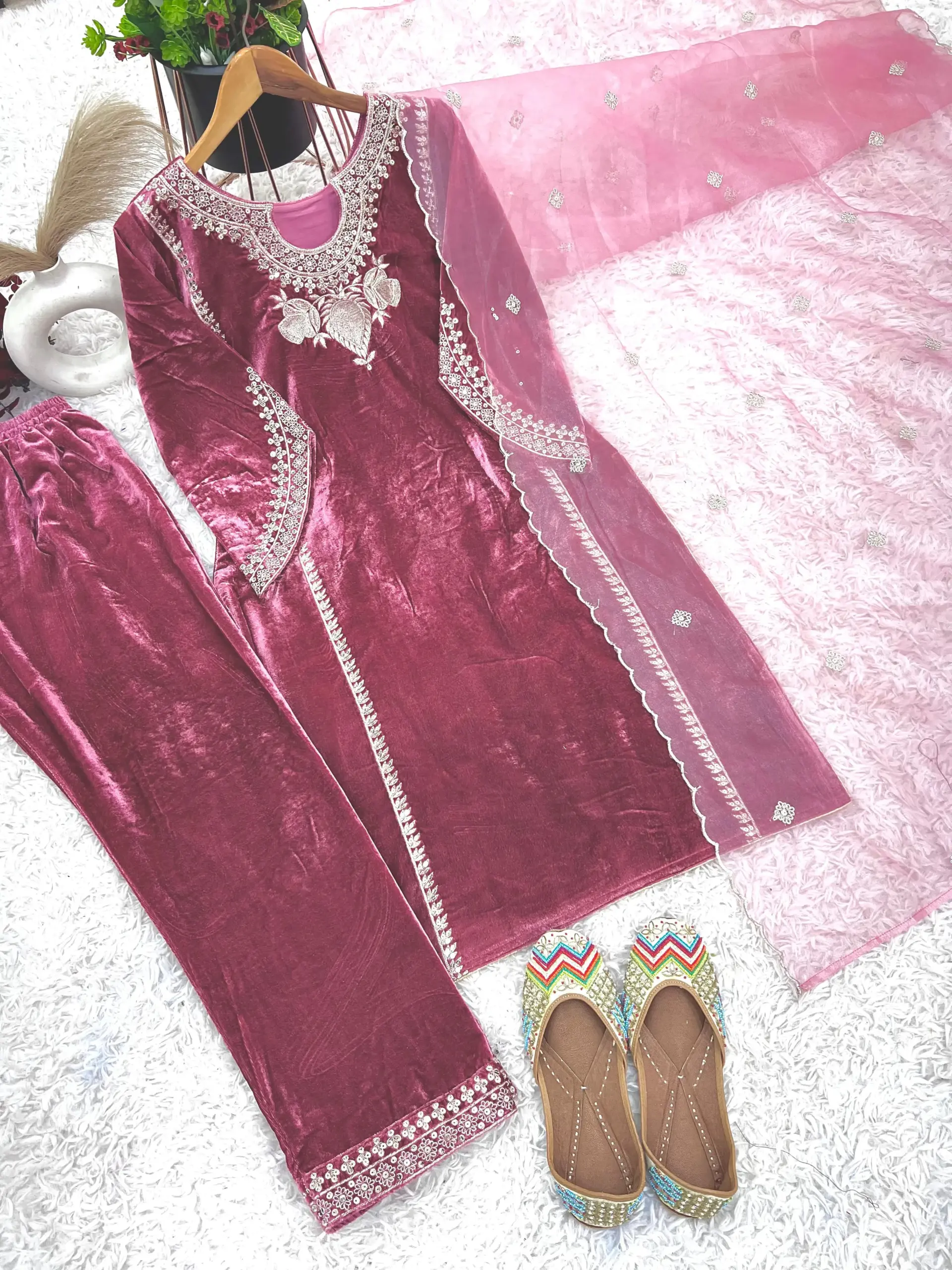 Pink Embroidery Winter Velvet Suit for Wedding
