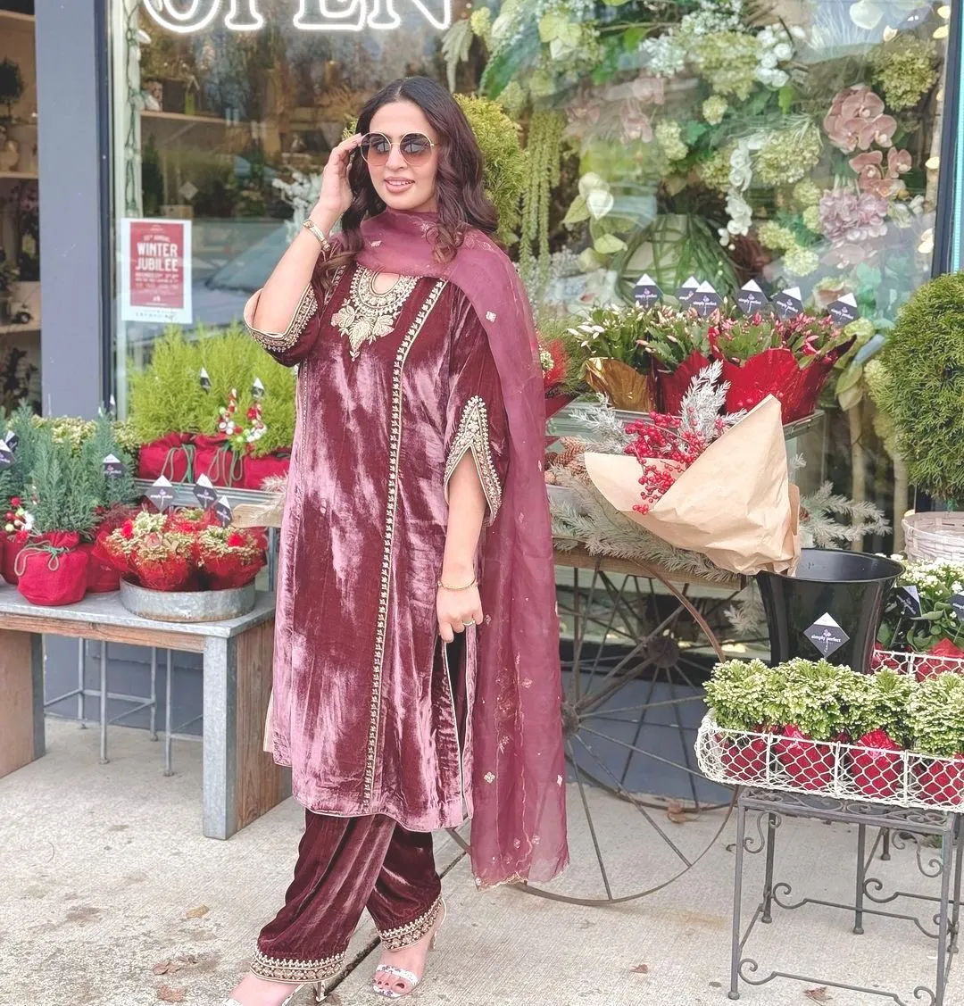 Pink Embroidery Winter Velvet Suit for Wedding