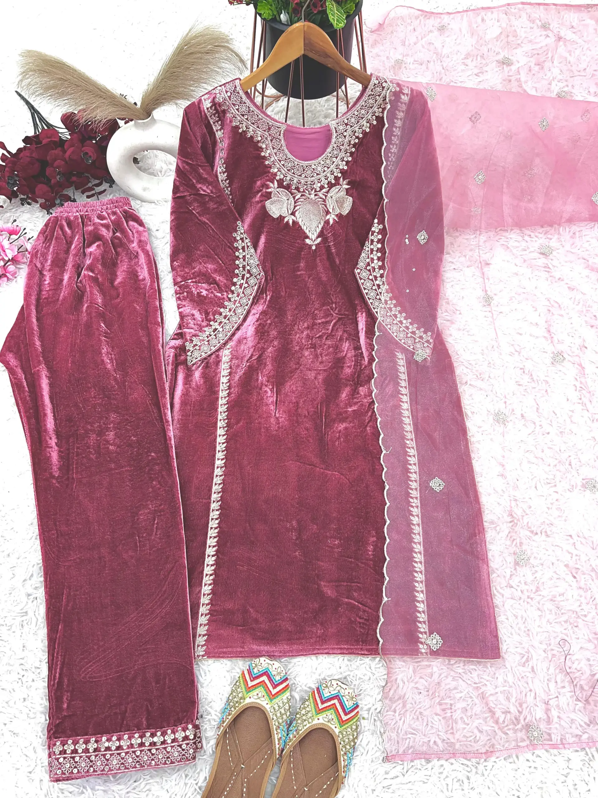 Pink Embroidery Winter Velvet Suit for Wedding