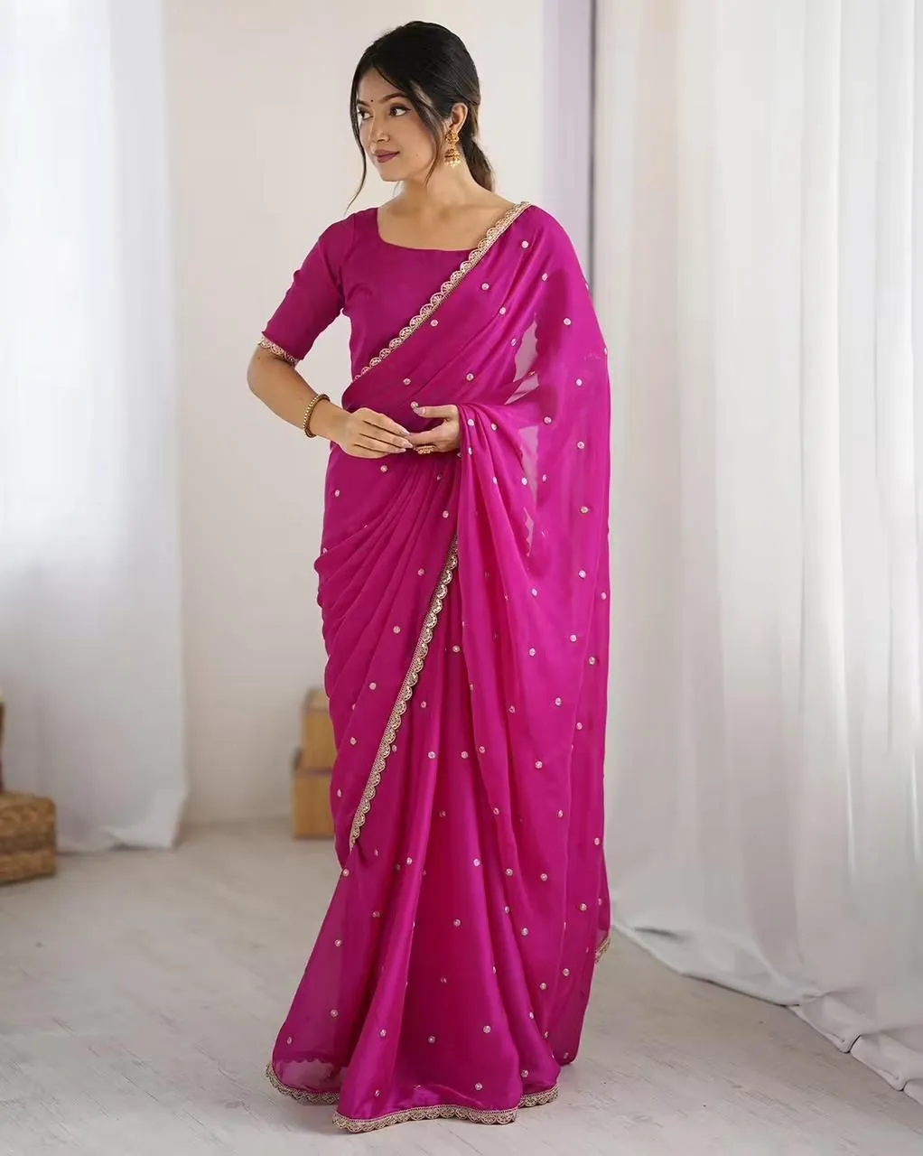 Stylish Border Wedding Saree Under1000