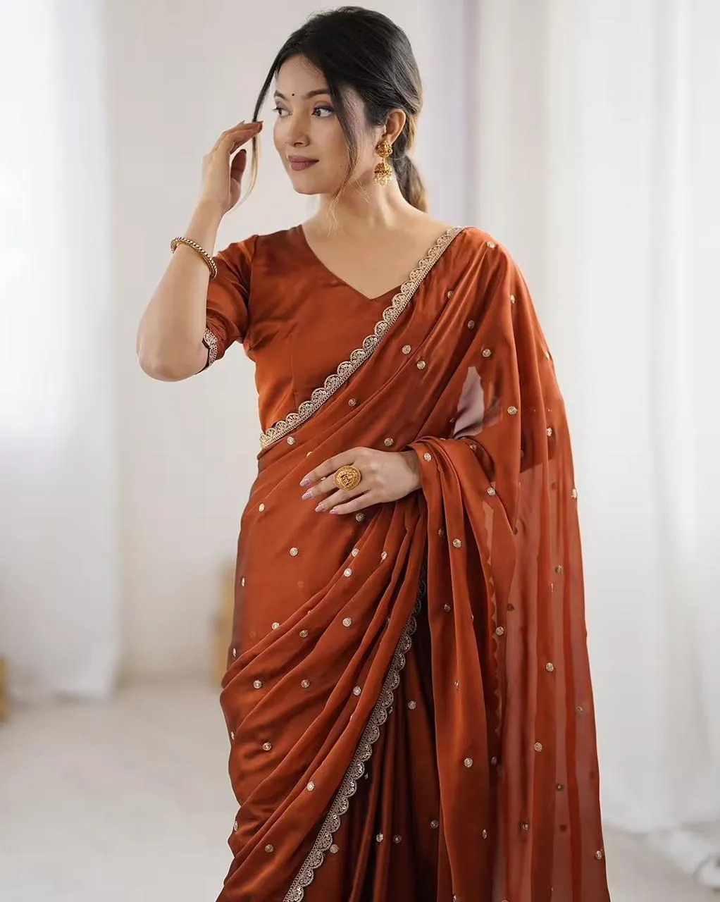 Stylish Border Wedding Saree Under1000