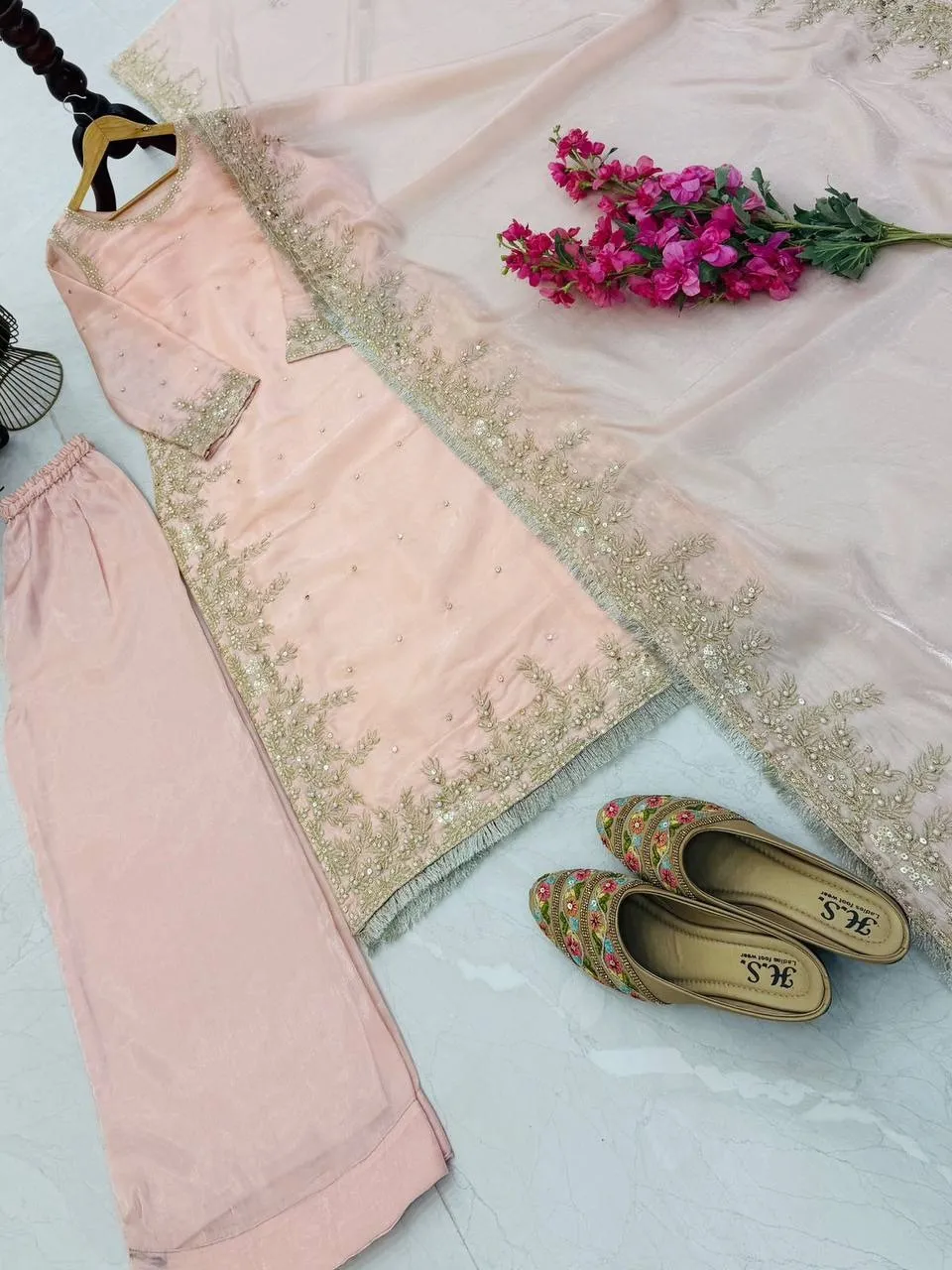 Hania Ameer Inspired Pink Salwar Suit