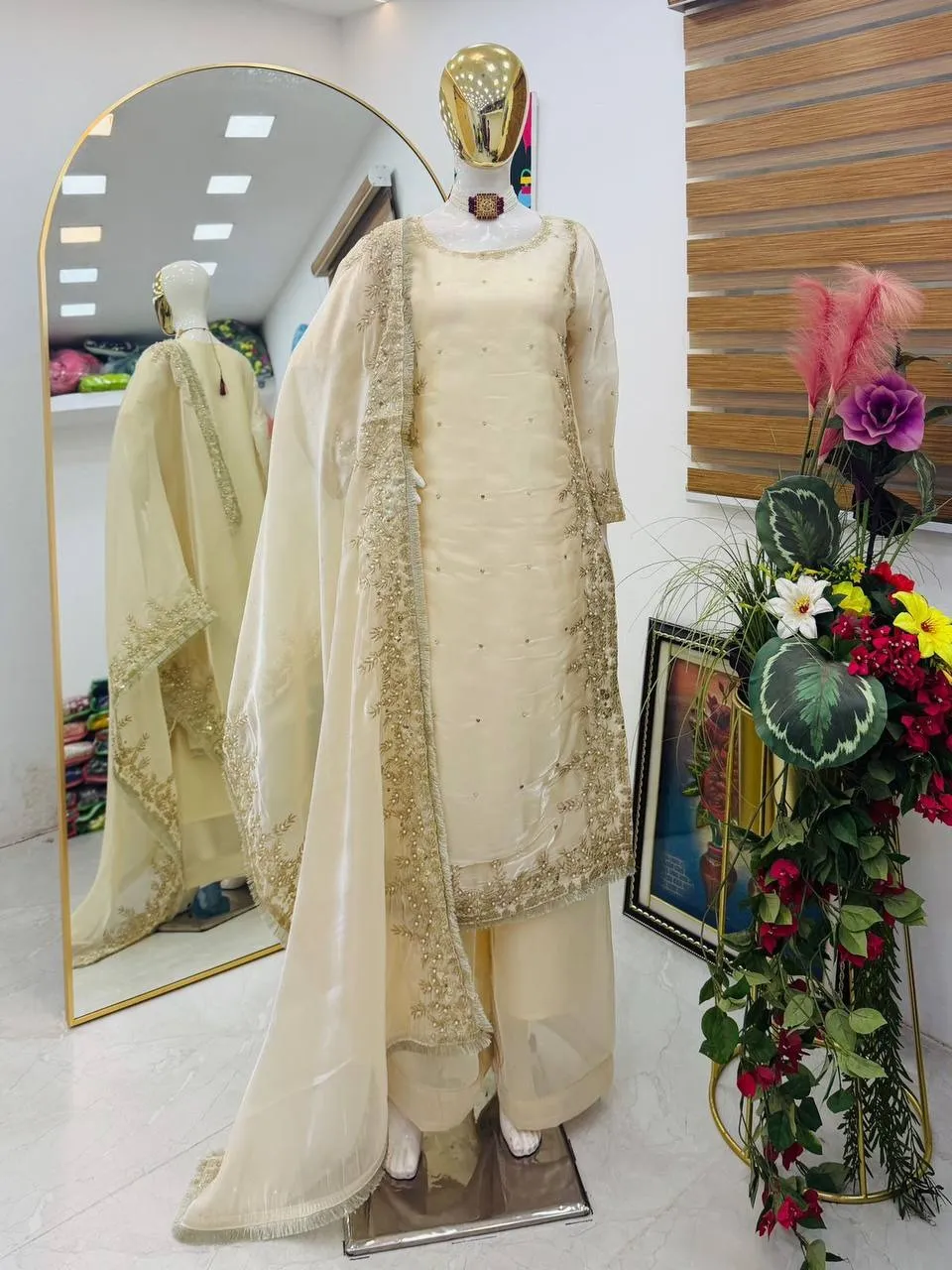 Hania Ameer Inspired White Salwar Suit