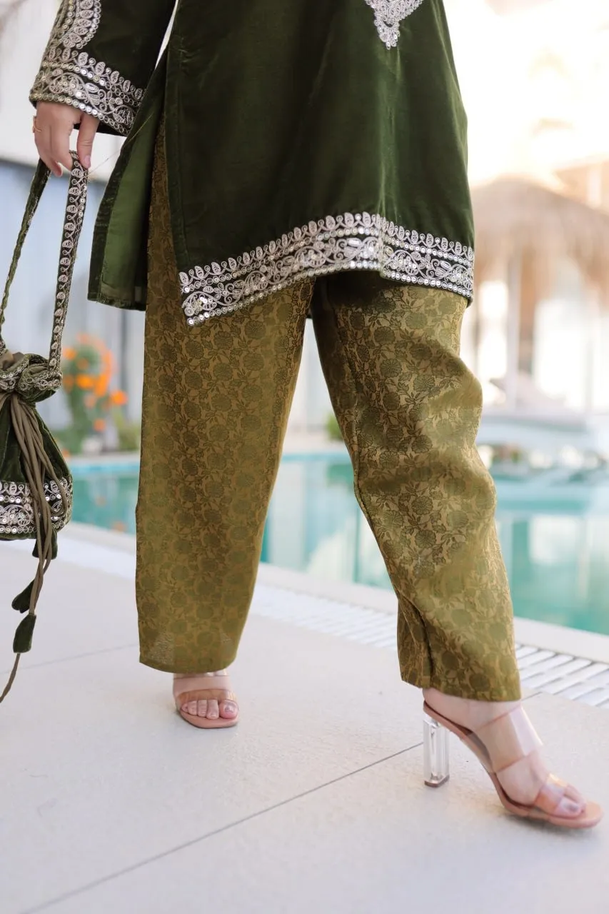 Green Velvet Co ord Set with Batwa