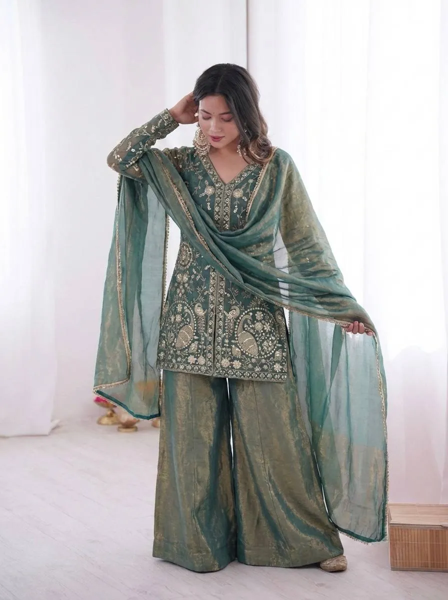Peacock Embroidery Short Shirt Suit