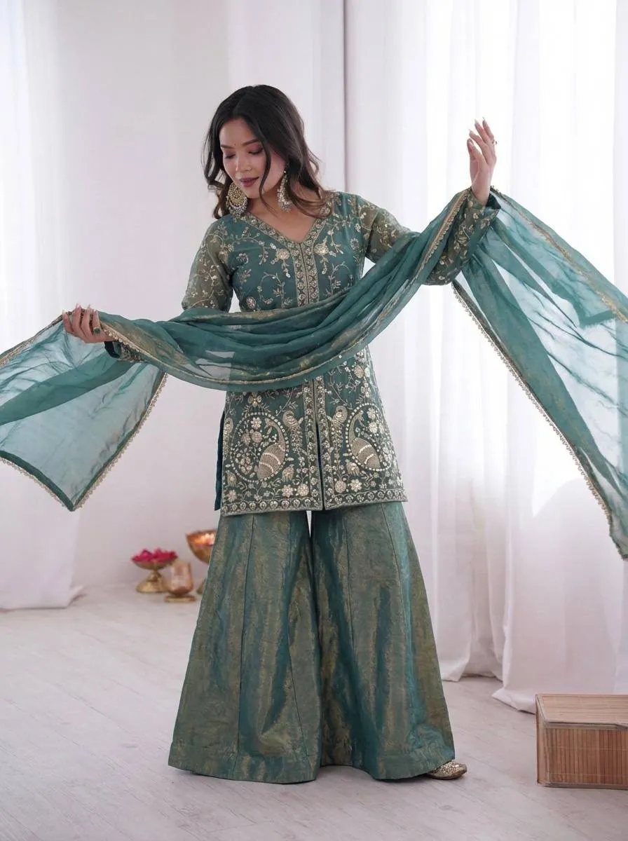 Peacock Embroidery Short Shirt Suit