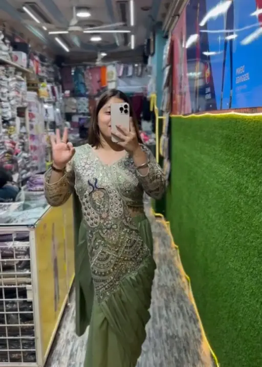 Double Peacock Pallu Readymade Saree Pista