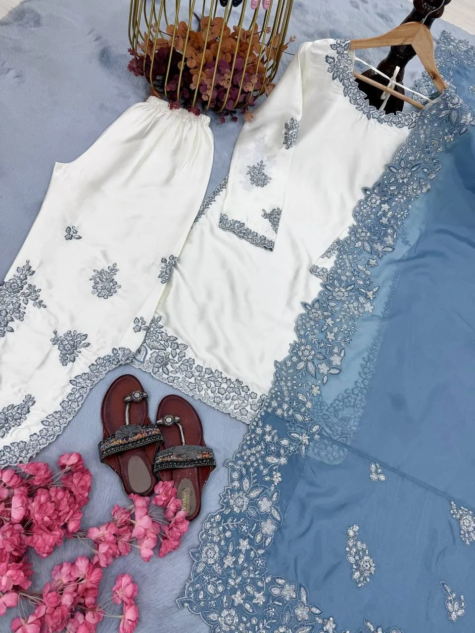 Yumna Zaidi Inspired Pakistani Salwar Suit