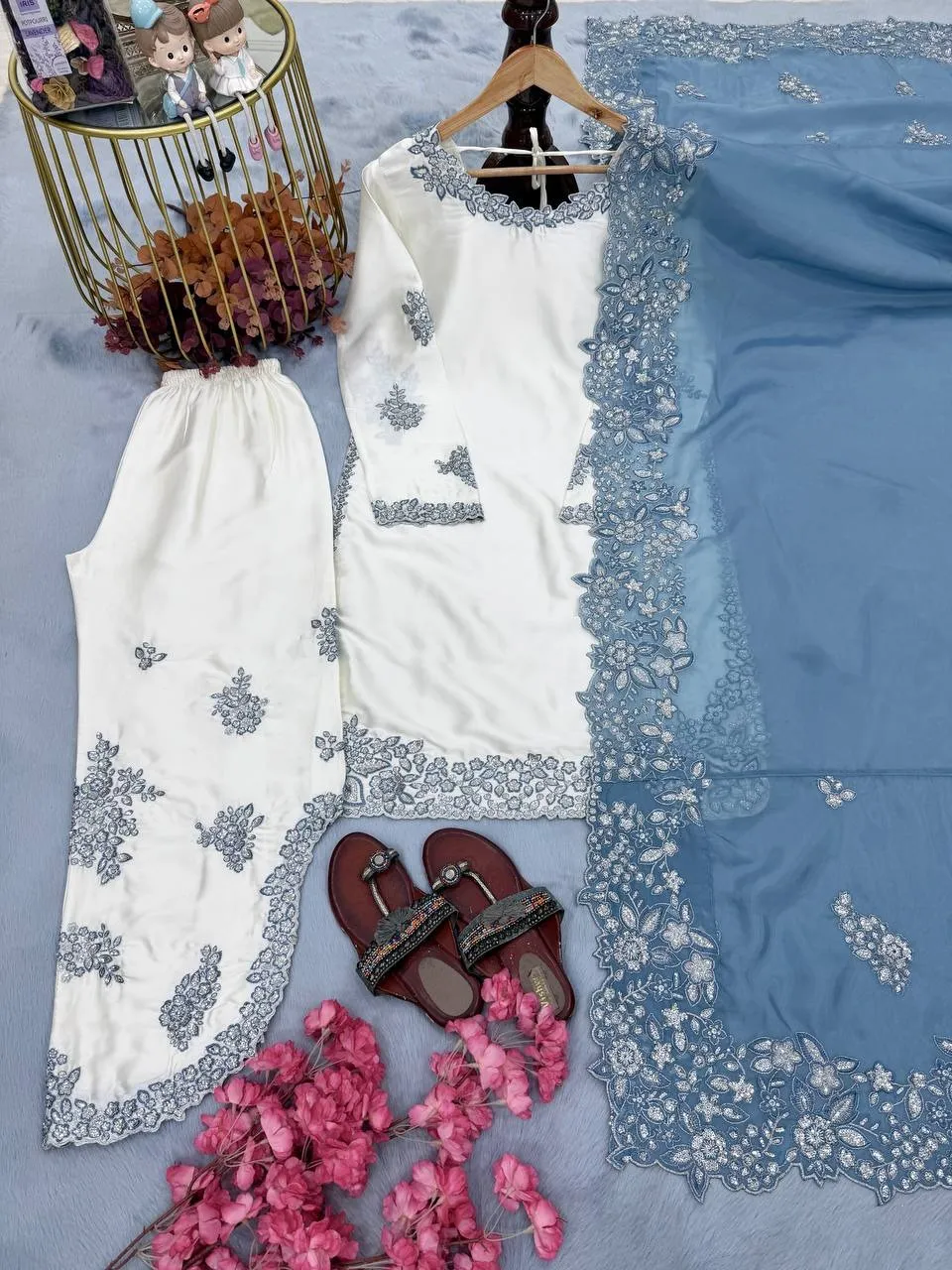 Yumna Zaidi Inspired Pakistani Salwar Suit