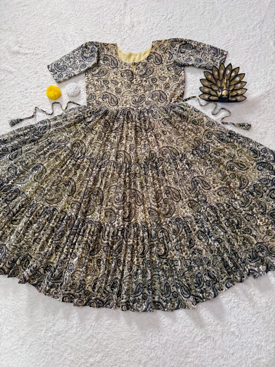 Black Color Kalamkari Printed Midi Dress With Mobile Pocket
