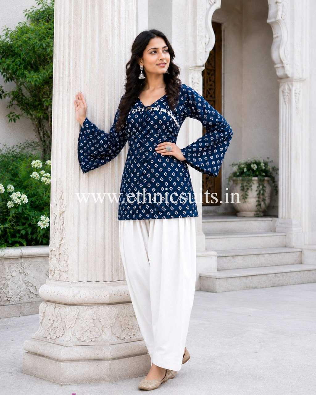 Blue Cotton Printed Boat Neck kurta with Bottom