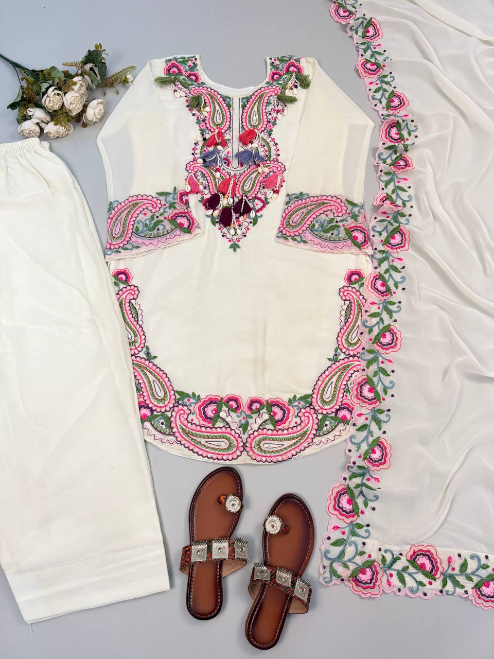 Creme Pakistani Style Farsi Salwar Suit