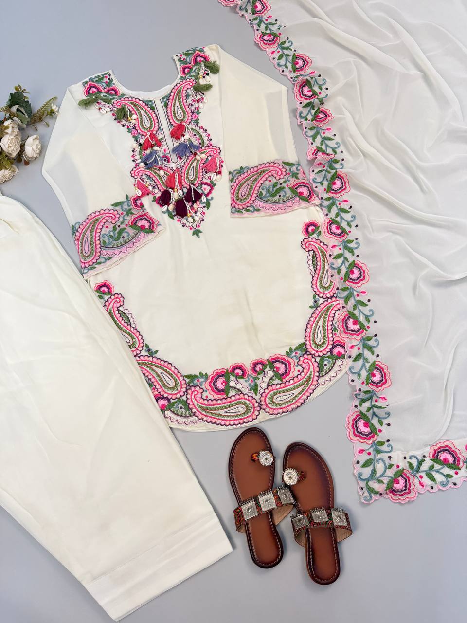 Creme Pakistani Style Farsi Salwar Suit