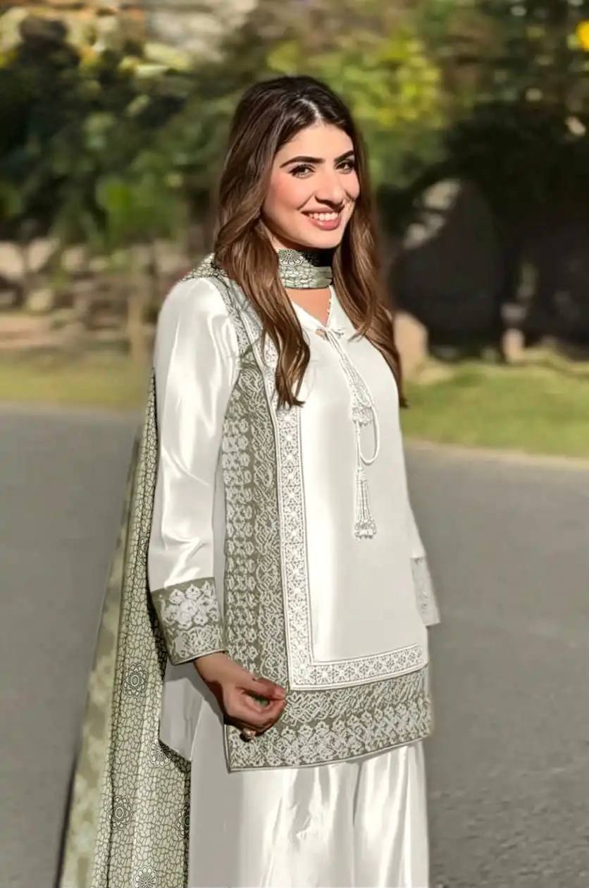 Pakistani Style Inspired Farshi Salwar Suit Dupatta