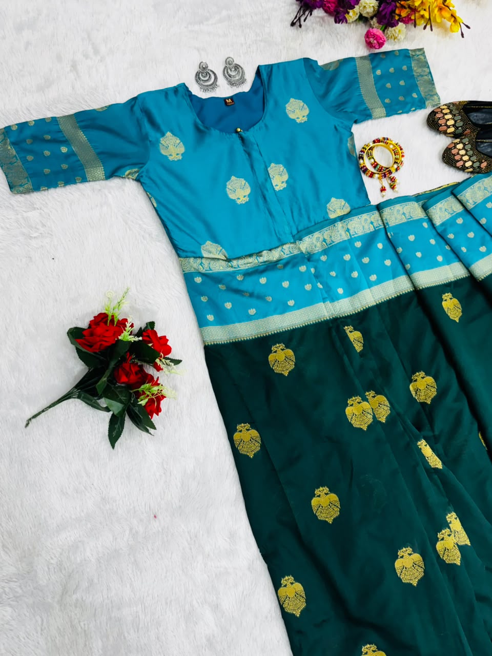 New Zip and Go Saree in Green and Blue