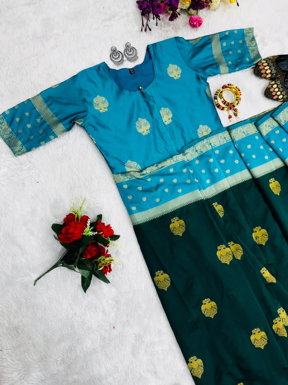 New Zip and Go Saree in Green and Blue