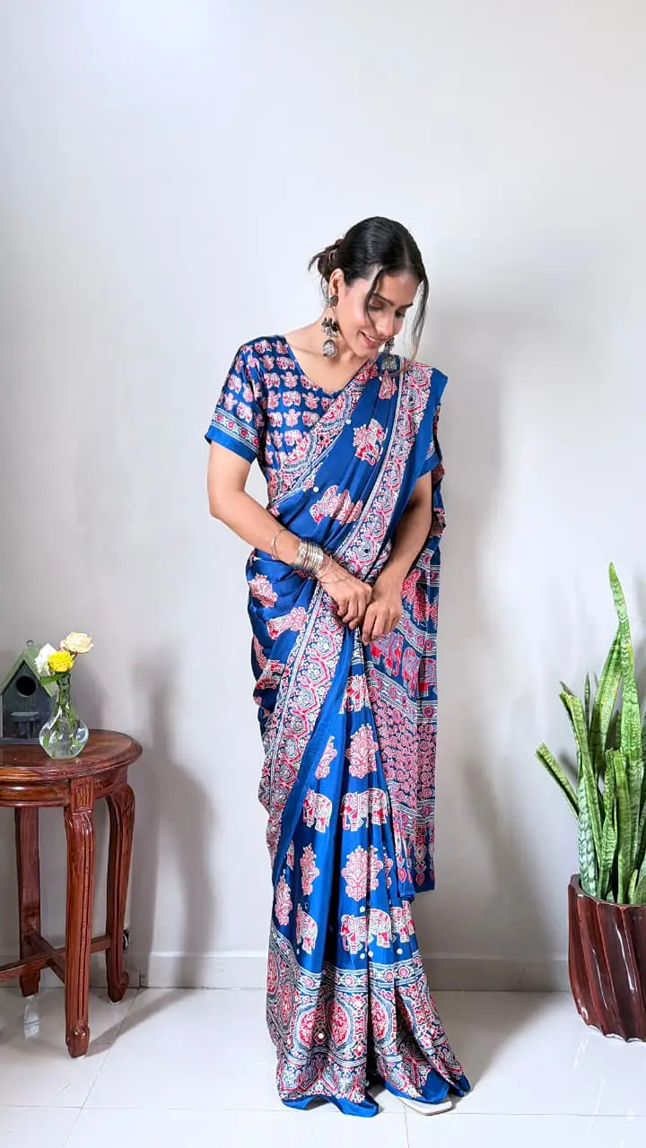 zip and go mirror work saree with print
